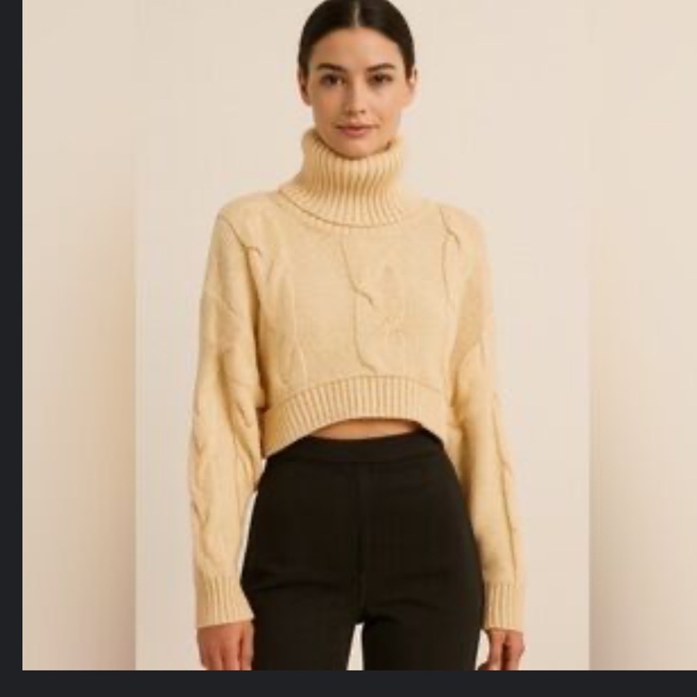Urban Outfitters โOut From Underโ Lina Yellow Cropped Turtleneck S EUC